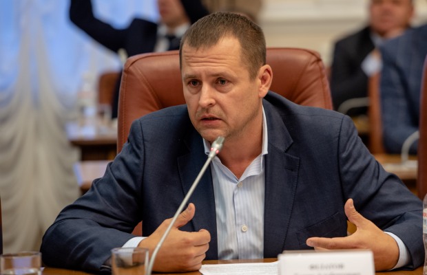 Філатов розпочав війну проти можливого опонента на виборах через підконтрольну газету