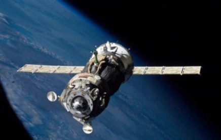 Як падає російський космічний корабель “Прогрес” (НАЖИВО)