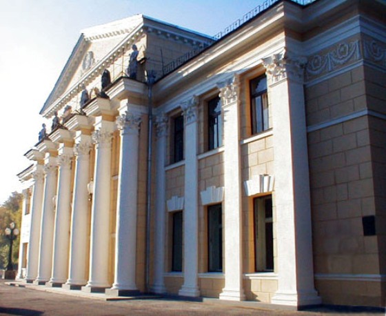 Летний культурный отдых с Днепровским театром драмы и комедии (РЕПЕРТУАР)