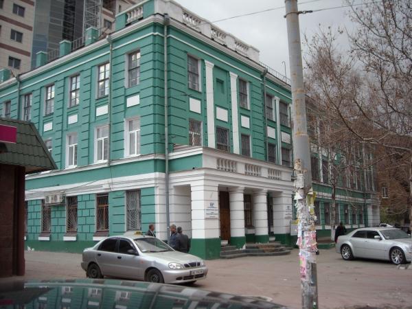 Днепровские чиновники освободили здание флотилии от юных моряков и речников