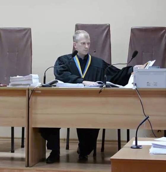 Днепровского судью-вымогателя Андрея Леонова значительно приблизили к аресту