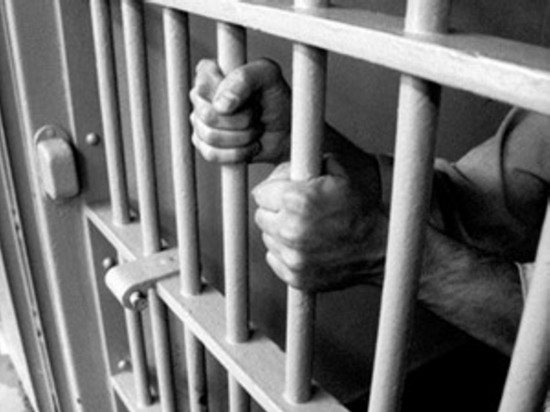 Суд продлил содержание под стражей обвиняемых в «деле о грабителях глав районов»