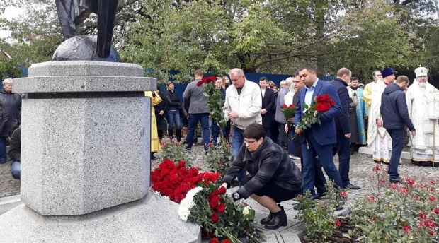 Батьківщинці вшанували пам’ять загиблих у жахливій Мандриківській трагедії