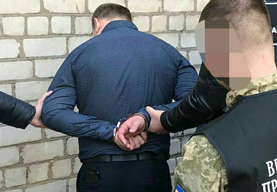 Апостоловские начальники ОП брали взятку за углом отделения полиции