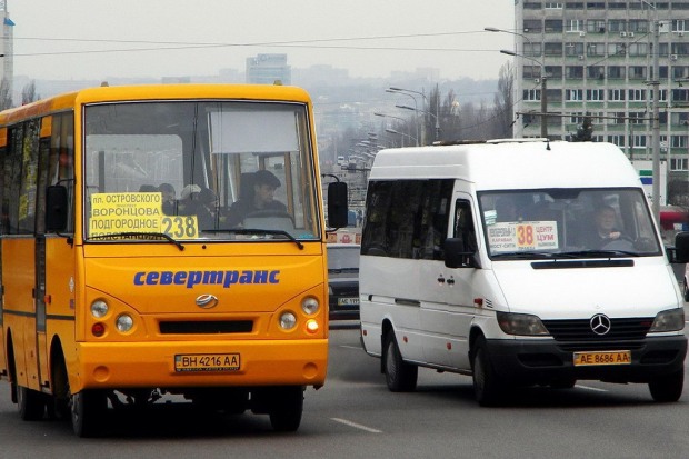 8 месяцев нелегальных пассажирских перевозок: в Днепре 9 маршрутов на Новомосковск и Подгородное работают без договоров