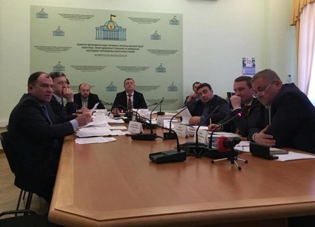 Экс-губернатор Днепропетровщины сорвал обсуждение загрязнения Приднепровской ТЭС