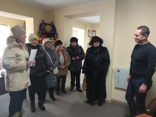Мешканці Кам’янського прийшли висловити подяку Сергію Миршавці за проведену роботу та підтримку