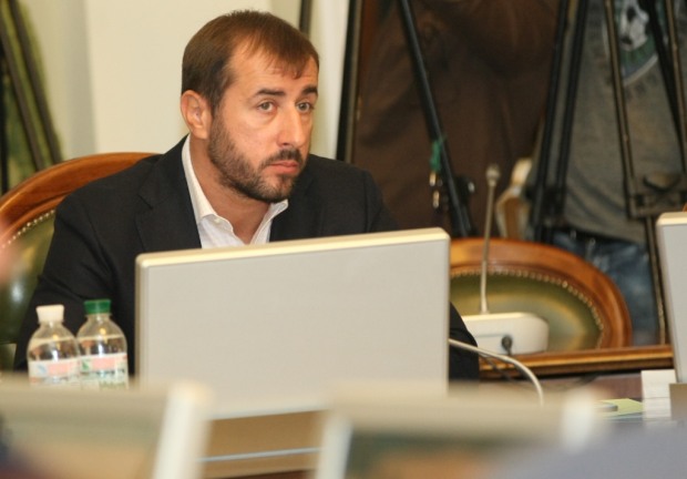 Сергій Рибалка: Хибна політика Національного банку поглибила економічну кризу і девальвацію гривні