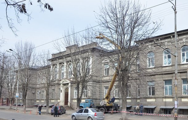 Строитель «Меноры» получил из облбюджета 145 миллионов на хирургию Центра матери и ребенка