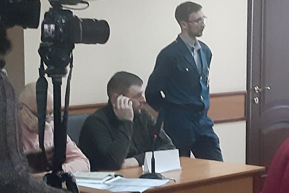 Подсудимый заммэра Лысенко работал прямо в судебном заседании