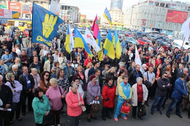 «Батьківщина» збирає підписи проти продажу земель сільгосппризначення.