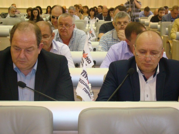 Депутати Ляшка в місцевих радах вимагають від влади знизити тарифи