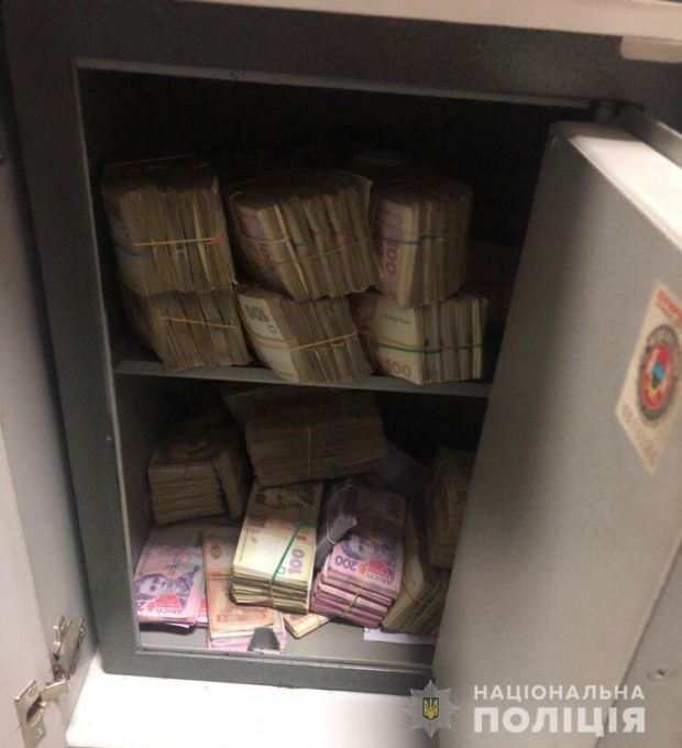 Победители тендеров по медпрепаратам давали чиновникам «откаты» по 4 миллиона в месяц