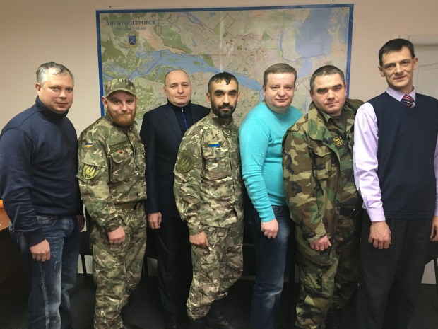 ГУРТОМ І БАТЬКА ЛЕГШЕ БИТИ