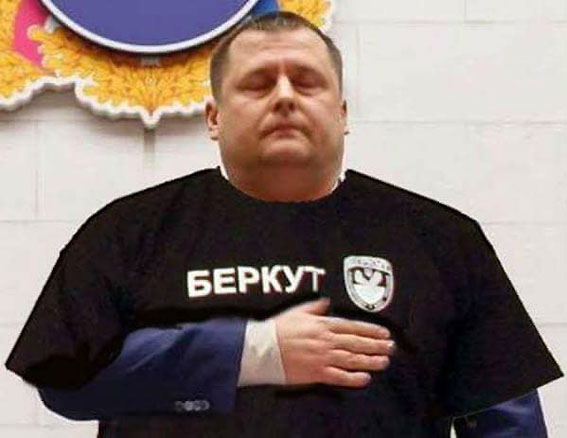 «А-ля поздний Янукович». Активисты не услышали пояснений о директоре-«беркутовце»