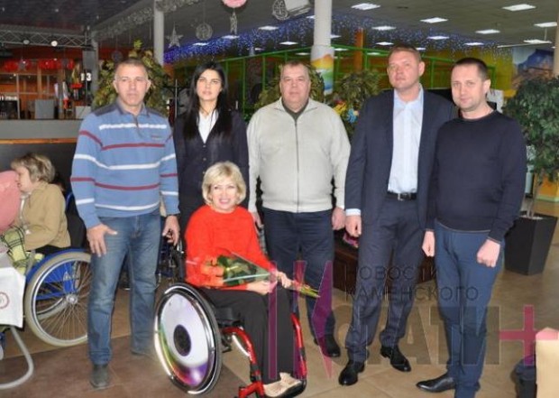 Кам’янська організація ВО «Батьківщини» подарувала городянам з обмеженими фізичними можливостями справжнє свято