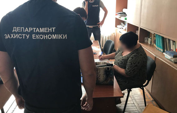 Завкафедры экономического института «продавала» зачеты и экзамены оптом