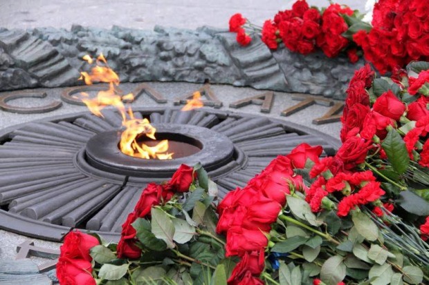 Сергій Миршавка вітає ветеранів та мешканців м. Кам’янське з 74-ю річницею визволення міста від фашистських загарбників