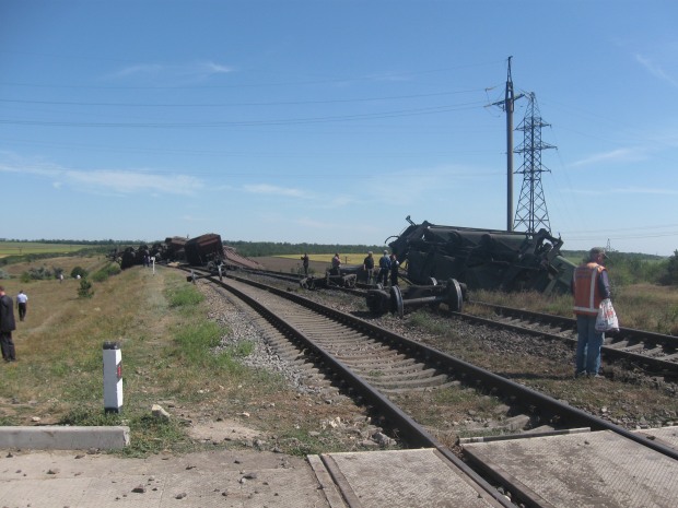 На Днепропетровщине сошли с рельсов 13 грузовых вагонов