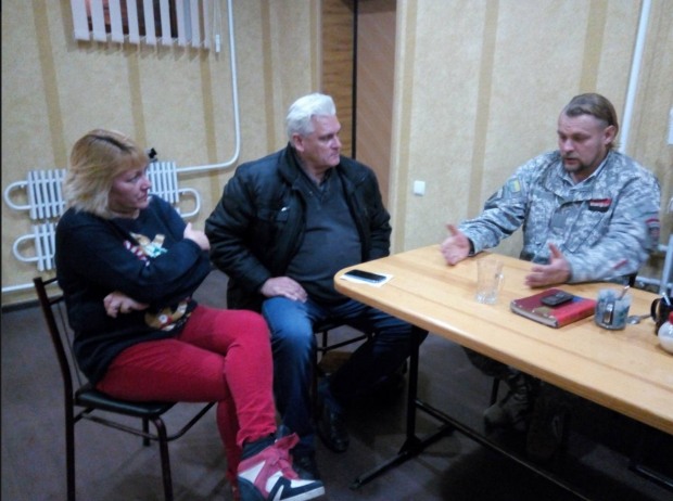 Правосеки обещают защитить от рейдеров собственность предпринимателей Днепра