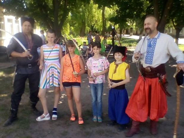 ЛІТНІ ТАБОРИ НА КОЗАЦЬКІЙ ЗЕМЛІ