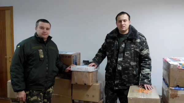 Волонтеры ПриватБанка поздравили с Новым Годом бойцов АТО
