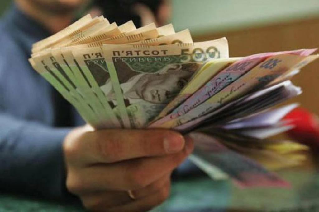 Чиновники міськради Дніпра зловживали на встановленні зупинок громадського транспорту