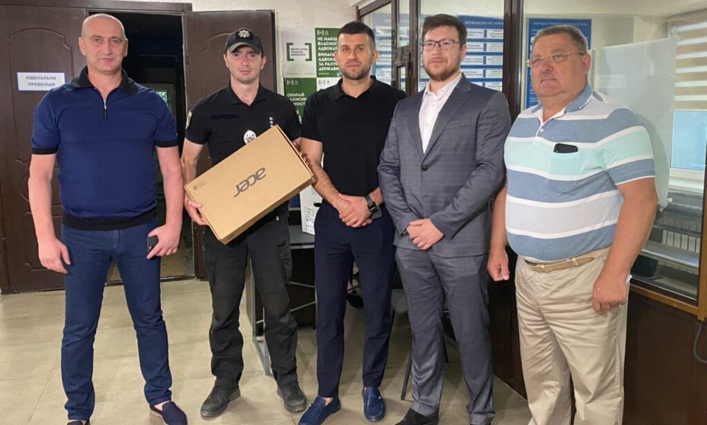 У Дніпрі відзначили поліцейського, який затримав хулігана