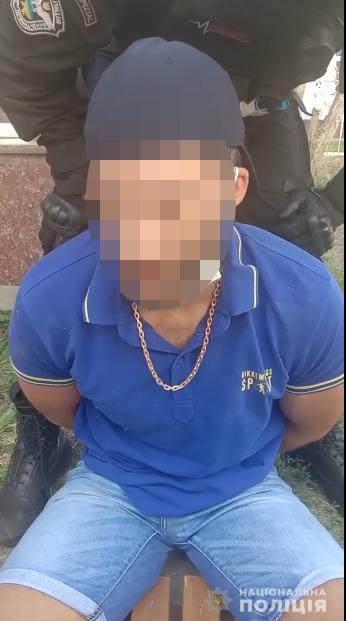Дніпровські поліцейські затримали злочинця, який перебував у міжнародному розшуку