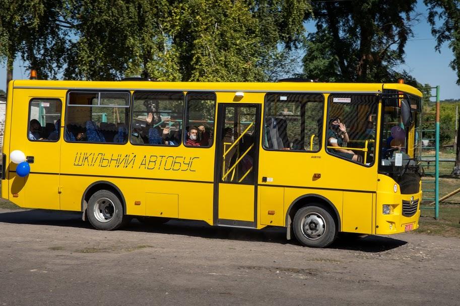 Ще 8 нових автобусів поповнили шкільний автопарк Дніпропетровської області