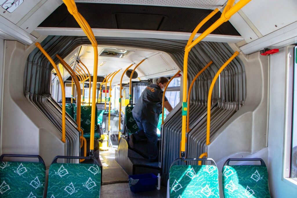 У Дніпрі громадський транспорт дезінфікують двічі на добу