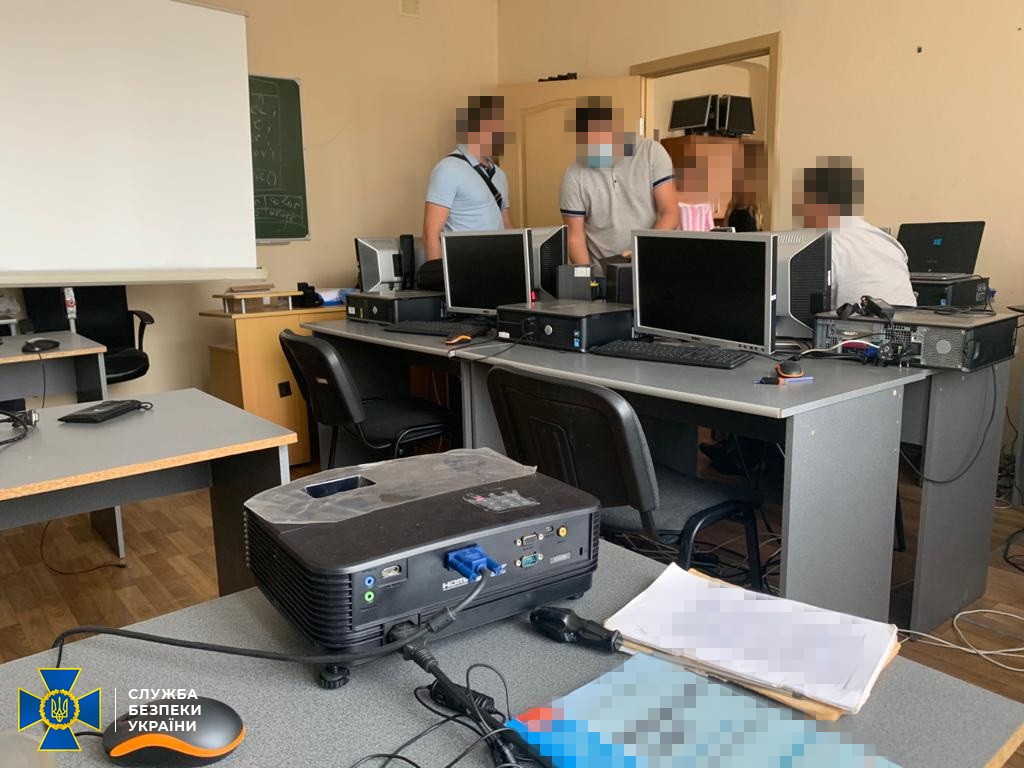 Група компаній Дніпропетровщини займалася реалізацією шпигунських продуктів спецслужб РФ