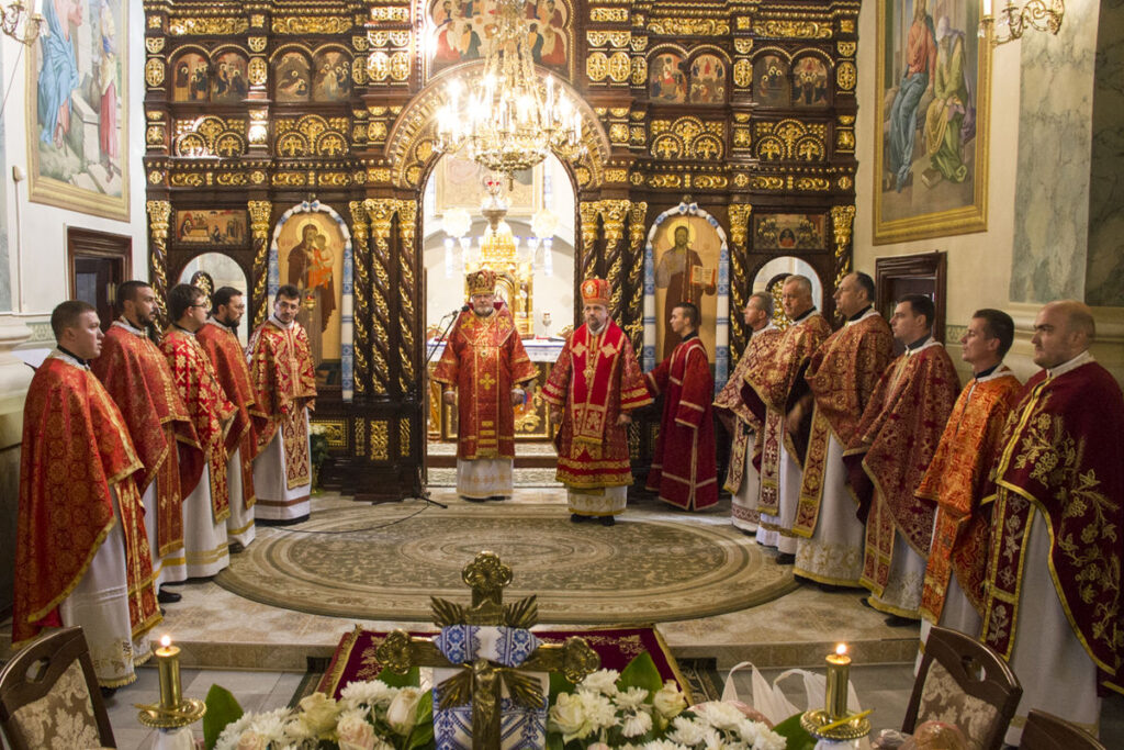 Дніпрянам нагадали про необхідність дотримання карантинних обмежень під час богослужінь