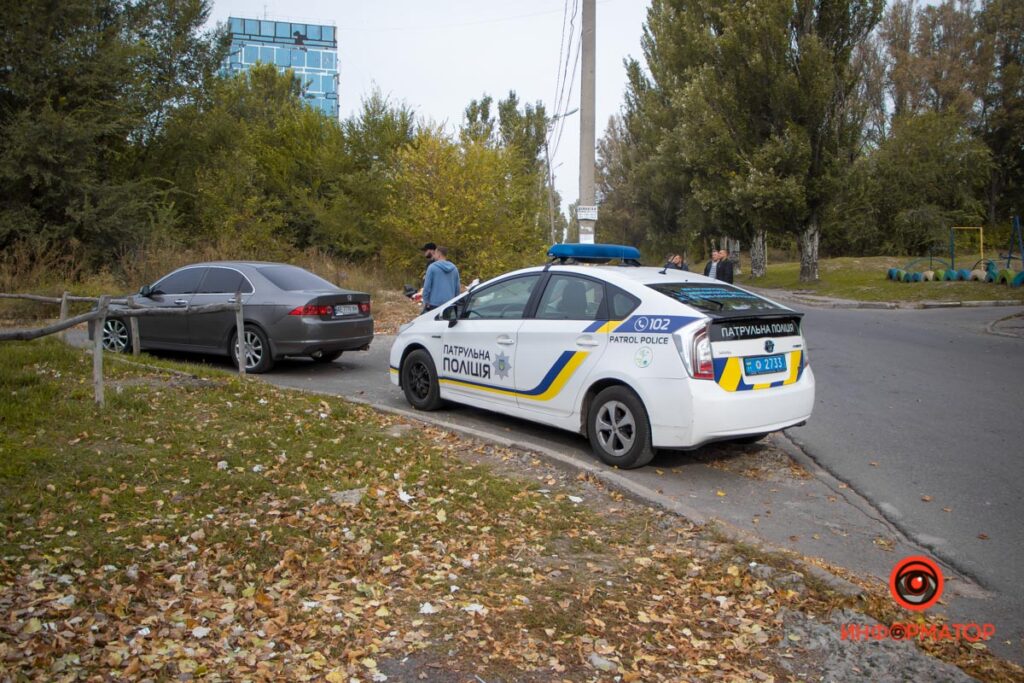 У Дніпрі знайшли труп дівчини без одягу з проломленою головою (фото)
