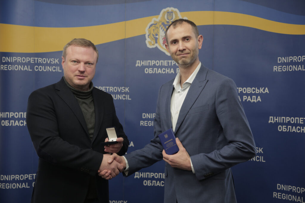 Головний санітарний лікар області отримав нагрудний знак «За заслуги перед громадою»