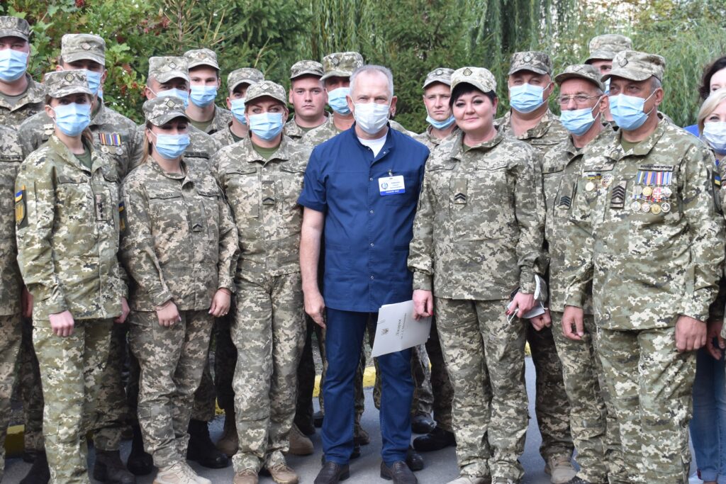 АТОвці подякували медикам Мечникова за врятовані життя