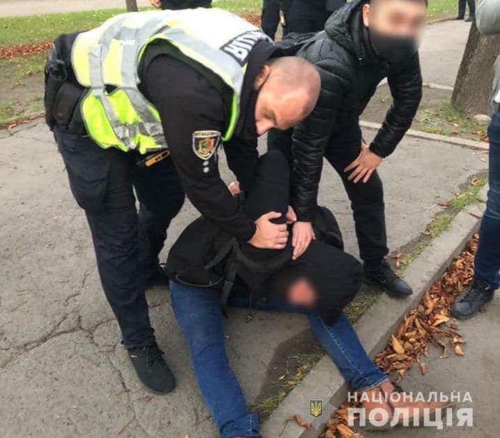 За підозрою у вбивстві двох людей поліція Кривого Рогу затримала 37-річного чоловіка (фото)