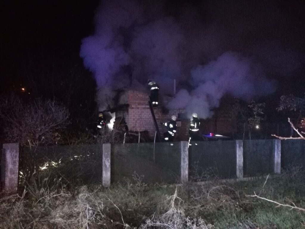У Дніпрі вогнеборці ліквідували пожежу у лазні