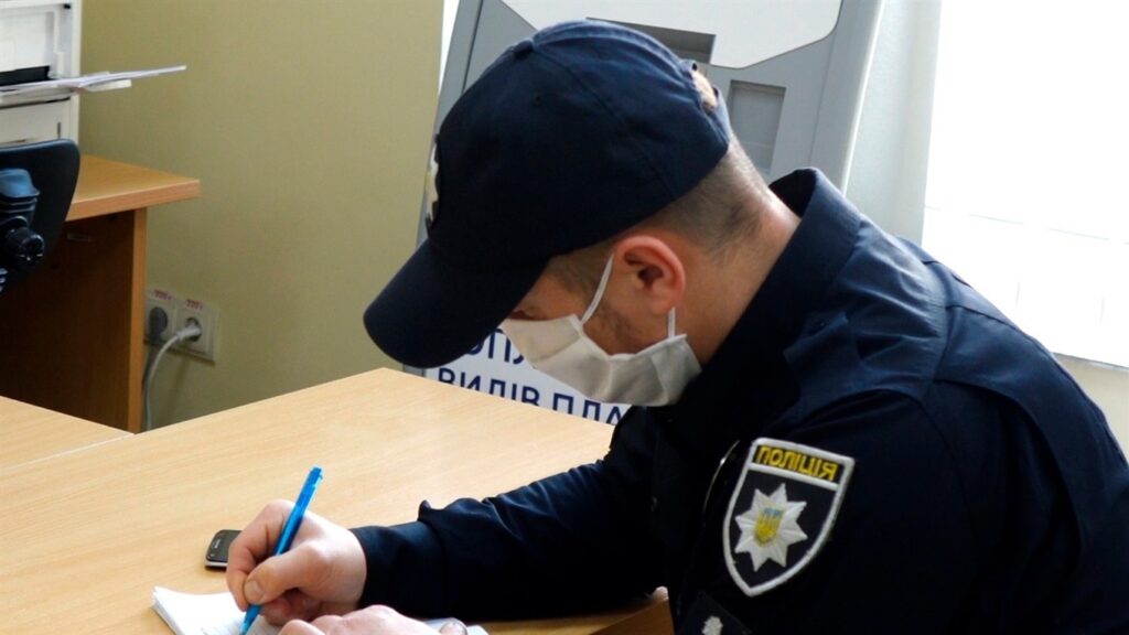 З 21 листопада в Україні будуть штрафувати за відсутність маски