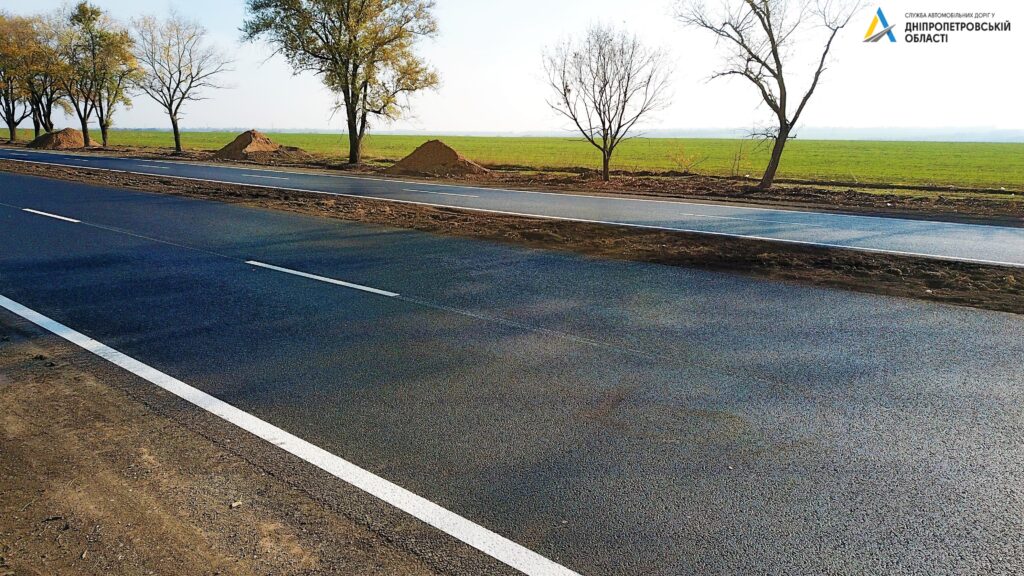 На оновлених 22 кілометрах траси М-04 нанесено дорожню розмітку