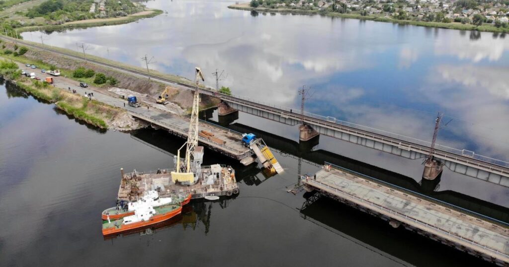 На Дніпропетровщині два місяці будуватимуть новий міст замість зруйнованого фурою