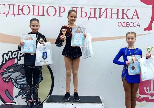 Дніпровські фігуристки стали призерами Всеукраїнських змагань в Одесі