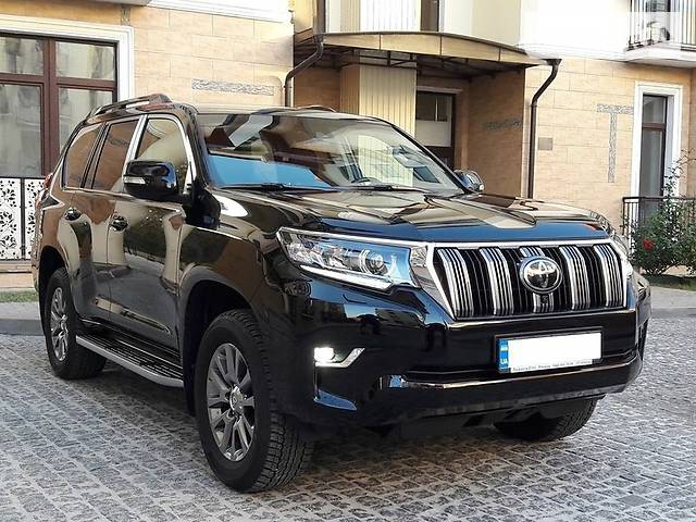 Дніпровські криміналісти на роботу в звичайних авто не їздять