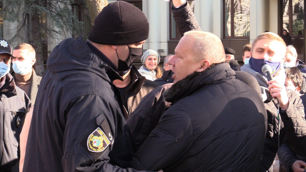 «Будьмо готові!»: протести, через посилення карантину – відеорепортаж