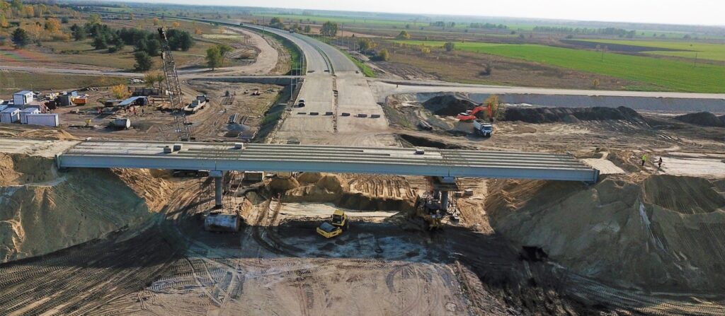 На Решетилівській трасі облаштовують мостове полотно дворівневої розв’язки