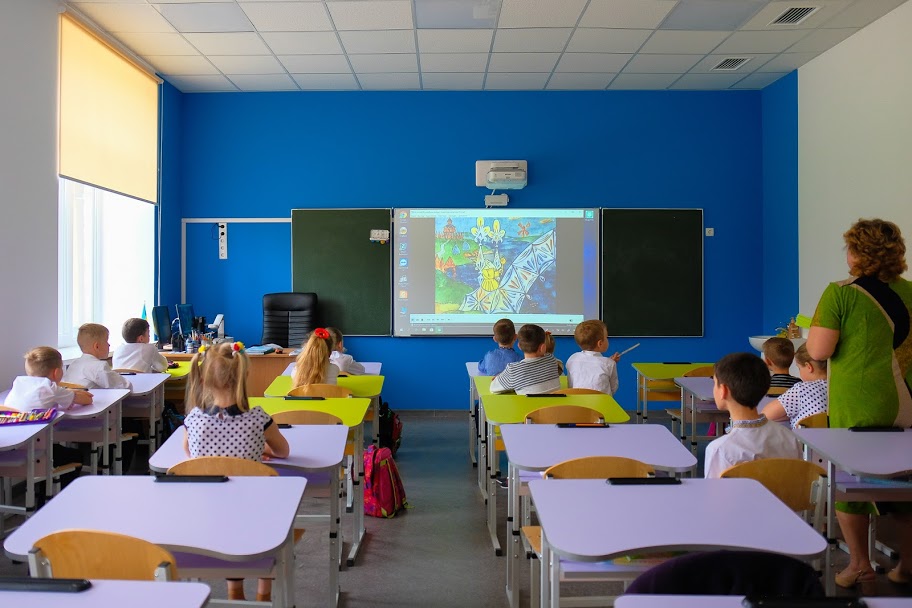 «Учитель року-2021»: 170 педагогів із Дніпропетровщини долучилися до змагання