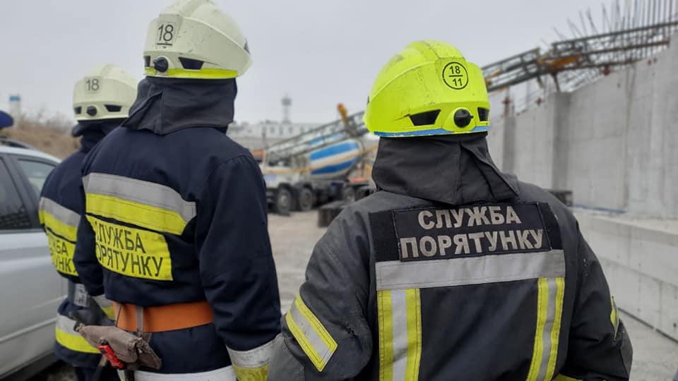 Труп водія вантажівки затисло в металевих лещатах