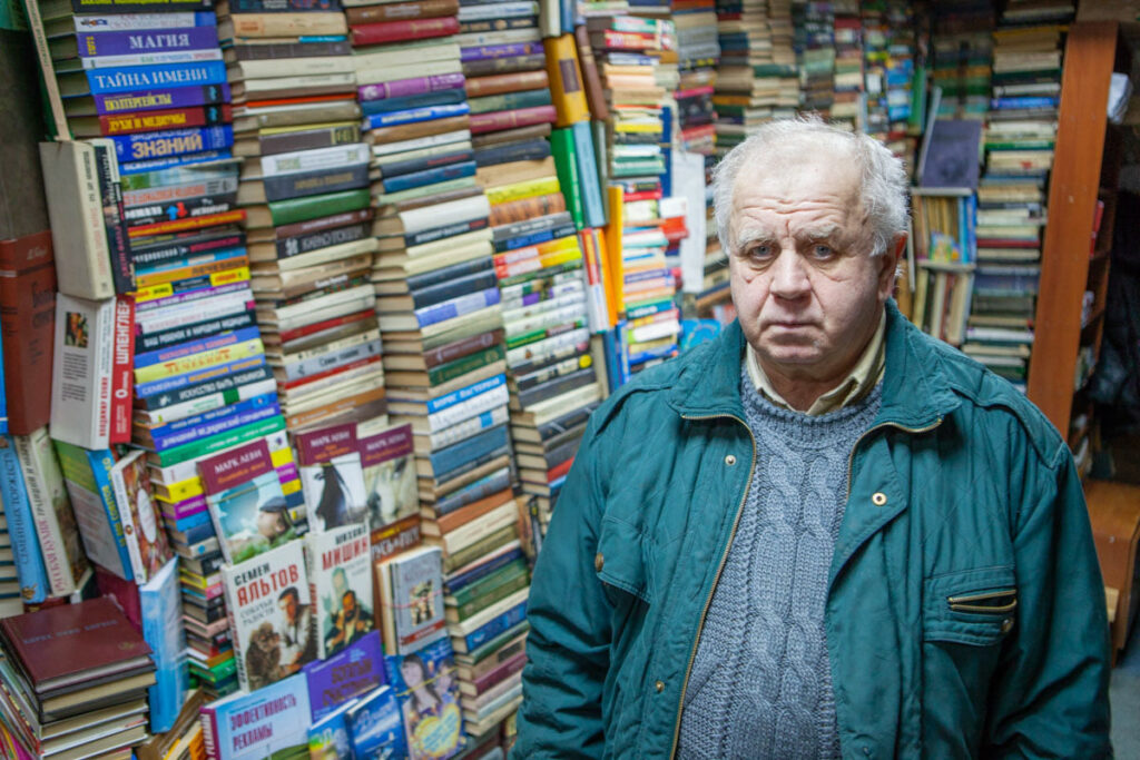 Допоможіть продати книги: у Дніпрі через введення касового апарату зачиняється книжковий букіністичний магазин