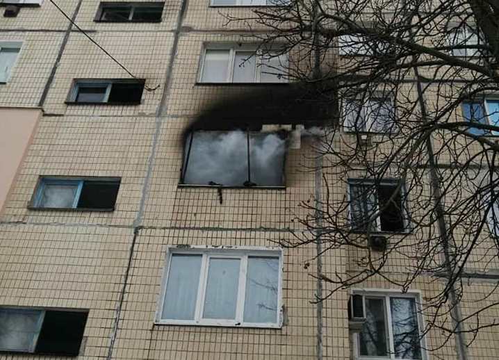 Отруїлися чадним газом: у Криворізькому районі під час пожежі вогнеборці врятували двох осіб