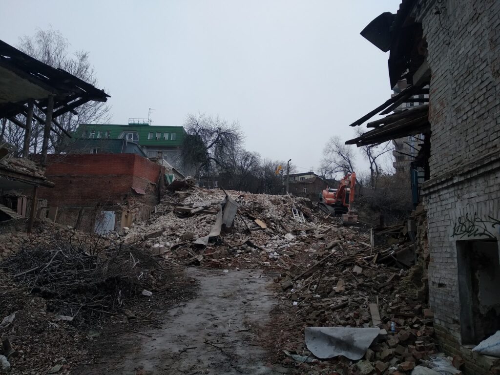 Що будуватимуть на місці знесених старих будинків у центрі Дніпра